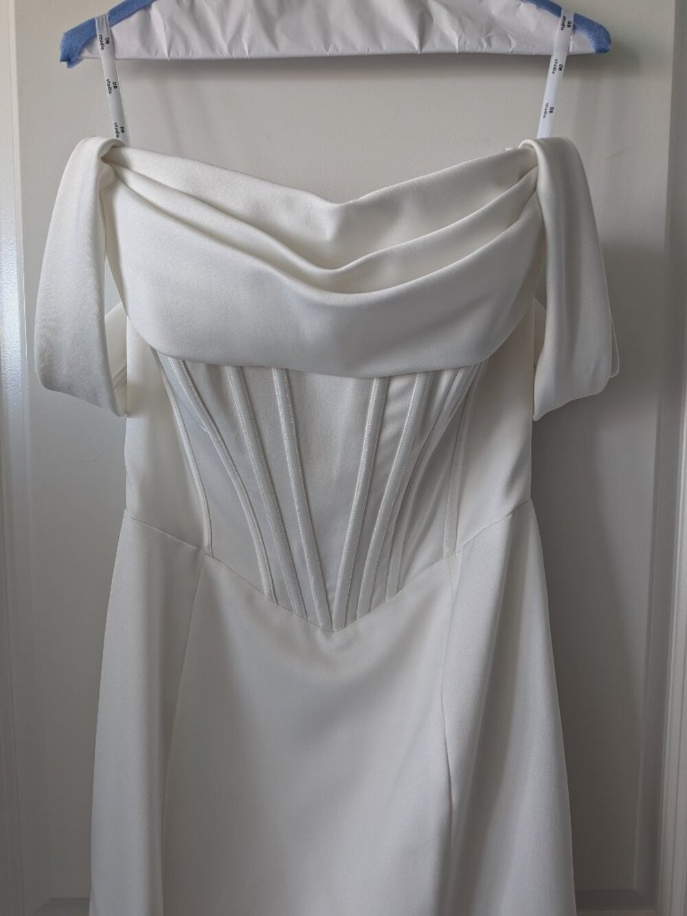 David’s Bridal stretch satin corset wedding dress - Size 6